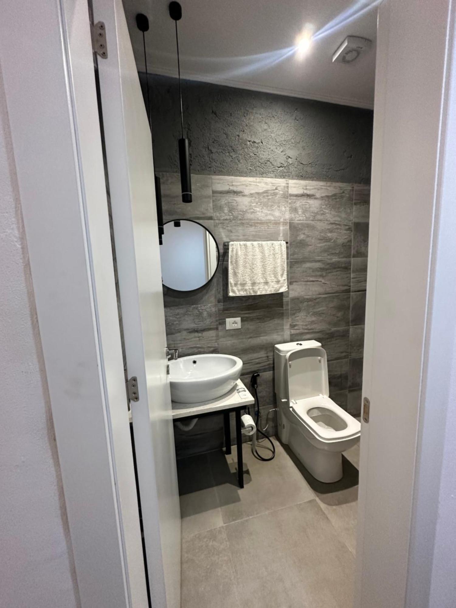 Central Comfort Suites Tirana Exterior foto