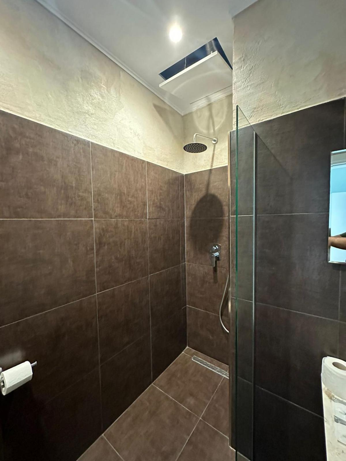 Central Comfort Suites Tirana Exterior foto